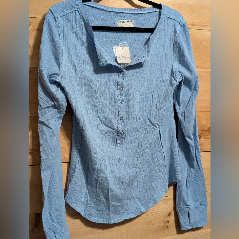 We The Free Light Blue Button-Down Shirt XL..NWT